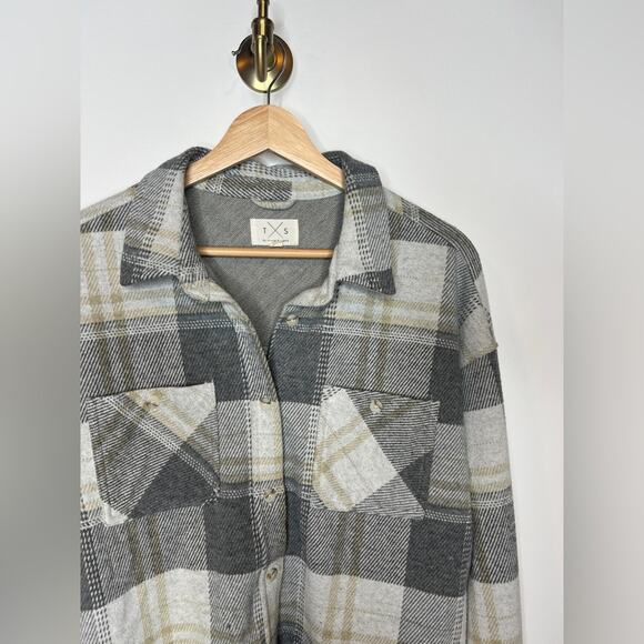 Thread & Supply Grey Plaid Crop Shacket - Picture 4 of 5